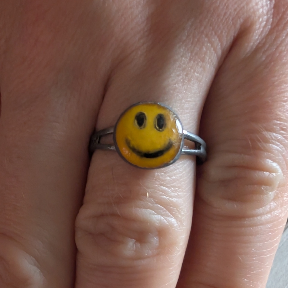 Vintage 90s Y2K Smiley Face Ring Adjustable